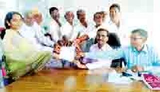 Give full debt relief to farmers | शेतकऱ्यांना संपूर्ण कर्जमाफी द्या Give full debt relief to farmers | शेतकऱ्यांना संपूर्ण कर्जमाफी द्या