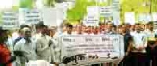 The silence of the 'farmer' in Umarkhed | उमरखेडमध्ये ‘किसान’चा मूकमोर्चा The silence of the 'farmer' in Umarkhed | उमरखेडमध्ये ‘किसान’चा मूकमोर्चा