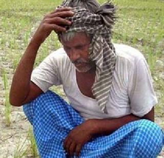 The garlic needs only four bucks, the farmer's death on the spot | लसणाला फक्त चार रुपये हमीभाव, शेतकऱ्याचा जागीच मृत्यू The garlic needs only four bucks, the farmer's death on the spot | लसणाला फक्त चार रुपये हमीभाव, शेतकऱ्याचा जागीच मृत्यू