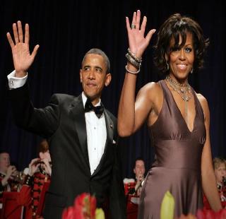 For eight years, Obama used a single colored quote | आठ वर्षांपासून ओबामा एकाच रंगाचा कोट वापरतात For eight years, Obama used a single colored quote | आठ वर्षांपासून ओबामा एकाच रंगाचा कोट वापरतात