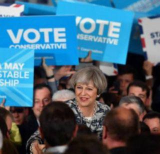 UK Election: The election debacle over Theres, from far away | UK Election: निवडणुकीचा डाव थेरेसांवरच उलटला, बहुमतापासून दूर UK Election: The election debacle over Theres, from far away | UK Election: निवडणुकीचा डाव थेरेसांवरच उलटला, बहुमतापासून दूर