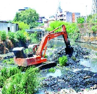 Cleaning the JCB in the Nallah and start cleaning | नाल्यात जेसीबी उतरवून सफाई सुरू Cleaning the JCB in the Nallah and start cleaning | नाल्यात जेसीबी उतरवून सफाई सुरू