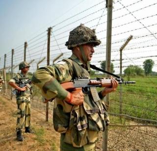 Army ready to fight on all the fronts | सर्व आघाड्यांवर लढण्यास लष्कर सज्ज Army ready to fight on all the fronts | सर्व आघाड्यांवर लढण्यास लष्कर सज्ज