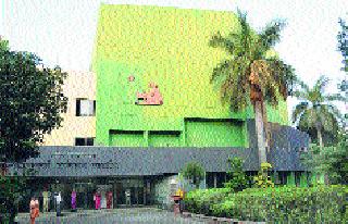 Professional plays will be defeated by Nashik | व्यावसायिक नाटकांना नाशिककर मुकणार