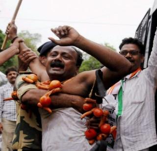 Only 11 to 22 percent increase in farm prices | शेतमालाच्या आधारभूत दरात फक्त ११ ते २२ टक्के वाढ Only 11 to 22 percent increase in farm prices | शेतमालाच्या आधारभूत दरात फक्त ११ ते २२ टक्के वाढ