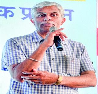 Excellent program of educational exhibition for students | विद्यार्थ्यांसाठी शैक्षणिक प्रदर्शनाचा स्तुत्य उपक्रम