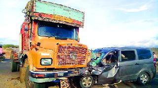A truck hit a truck near Alacke; One killed | अलकूडजवळ ट्रकची मोटारीस धडक; एक ठार A truck hit a truck near Alacke; One killed | अलकूडजवळ ट्रकची मोटारीस धडक; एक ठार