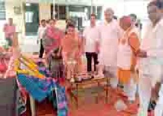 Development initiatives for MP Dattakagram | खासदार दत्तकग्रामात विकास कामांना सुरूवात Development initiatives for MP Dattakagram | खासदार दत्तकग्रामात विकास कामांना सुरूवात