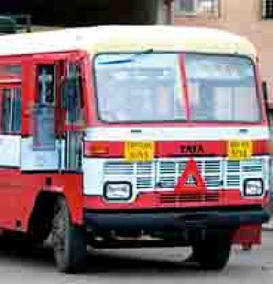 The door of the pavement is in charge only | पांढरकवडाचे आगार प्रभारावरच