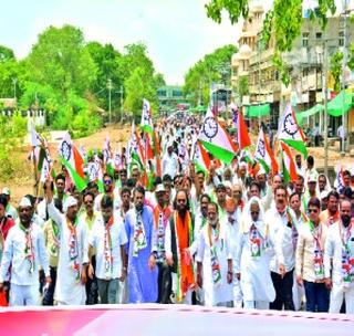 Nationalist Congress aggressor for the debt relief of farmers | शेतक-यांच्या कर्जमुक्तीसाठी राष्ट्रवादी काँग्रेस आक्रमक