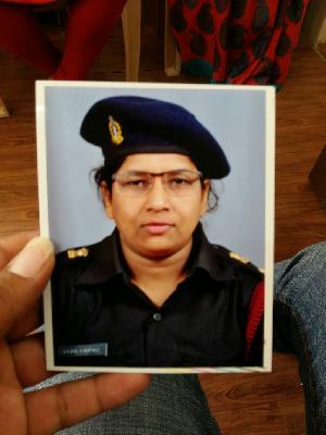 Detainee arrested a military officer from Pune | तोतया महिला लष्करी अधिकाऱ्यास पुण्याहून अटक