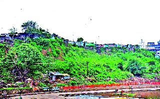 Fear of the historic fortress extinction | ऐतिहासिक गढी नामशेष होण्याची भीती