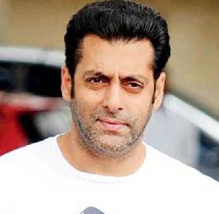 Salman is in the house of Manorganj | सलमानच्या घरात शिरला मनोरुग्ण तरुण Salman is in the house of Manorganj | सलमानच्या घरात शिरला मनोरुग्ण तरुण