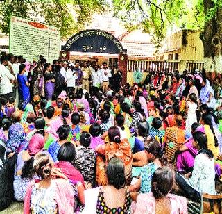 Women's Front on Junnar Tehsil Office | जुन्नर तहसील कार्यालयावर महिलांचा मोर्चा Women's Front on Junnar Tehsil Office | जुन्नर तहसील कार्यालयावर महिलांचा मोर्चा