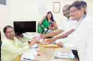 Solve the problems of cleaning workers | सफाई कामगारांच्या समस्या सोडवा Solve the problems of cleaning workers | सफाई कामगारांच्या समस्या सोडवा