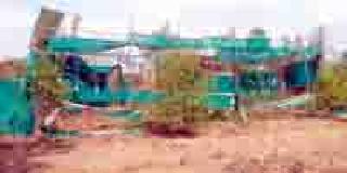 Due to the absence of employees, agricultural commerce has broken down | कर्मचाऱ्यांअभावी कृषी चिकित्सालय मोडकळीस Due to the absence of employees, agricultural commerce has broken down | कर्मचाऱ्यांअभावी कृषी चिकित्सालय मोडकळीस