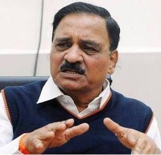 Rawat's demand is acceptable, farmers will get 10 thousand help | रावतेंची मागणी मान्य, शेतकऱ्यांना मिळणार 10 हजारांची मदत Rawat's demand is acceptable, farmers will get 10 thousand help | रावतेंची मागणी मान्य, शेतकऱ्यांना मिळणार 10 हजारांची मदत