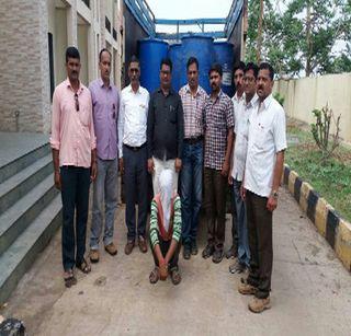 7 lakhs of rupees were caught | 7 लाखाचे स्पिरीट पकडले 7 lakhs of rupees were caught | 7 लाखाचे स्पिरीट पकडले