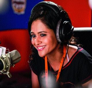 Deepika became a radio jockey | दीप्ती बनली रेडिओ जॉकी Deepika became a radio jockey | दीप्ती बनली रेडिओ जॉकी