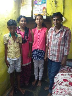 First of the girl in the taluka of Sutagirtana Kamgara | सूतगिरणी कामगाराची मुलगी तालुक्यात प्रथम