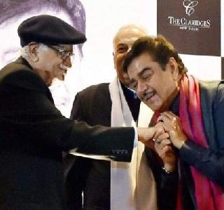 Shatrughan Sinha's strong batting to become Advani's president | अडवाणी राष्ट्रपती व्हावे यासाठी शत्रुघ्न सिन्हांची जोरदार बॅटींग Shatrughan Sinha's strong batting to become Advani's president | अडवाणी राष्ट्रपती व्हावे यासाठी शत्रुघ्न सिन्हांची जोरदार बॅटींग