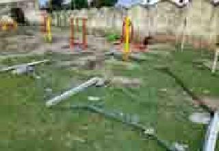 Sports package is giving injuries invitation | क्रीडा संकुल देत आहे दुखापतीला निमंत्रण Sports package is giving injuries invitation | क्रीडा संकुल देत आहे दुखापतीला निमंत्रण