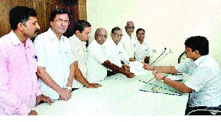 Shutter down in a market yard in Sangli | सांगलीतील मार्केट यार्डात शटर डाऊन Shutter down in a market yard in Sangli | सांगलीतील मार्केट यार्डात शटर डाऊन