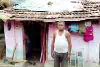 The hope of homewardess due to selfish politics | स्वार्थी राजकारणामुळे घरकुलाची आशा मावळली The hope of homewardess due to selfish politics | स्वार्थी राजकारणामुळे घरकुलाची आशा मावळली