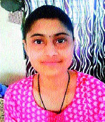 The achievement of 'she' by overcoming the cancer | कॅन्सरवर मात करीत ‘ती’ने मिळवले यश The achievement of 'she' by overcoming the cancer | कॅन्सरवर मात करीत ‘ती’ने मिळवले यश