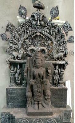 Ambabai's priest is a government servant: Desai | अंबाबाईचे पुजारी हे सरकारी नोकर : देसाई