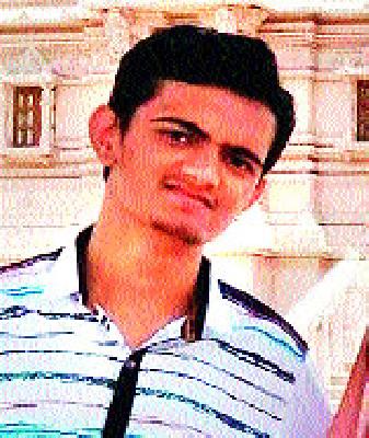 Death of a boy who went to work in gym | जिममध्ये व्यायामासाठी गेलेल्या युवकाचा मृत्यू Death of a boy who went to work in gym | जिममध्ये व्यायामासाठी गेलेल्या युवकाचा मृत्यू