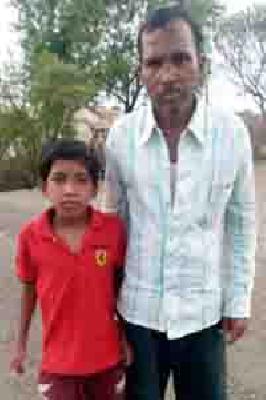 Here flows of flowing patriots | येथे वाहतोय पितृवात्सल्याचा झरा Here flows of flowing patriots | येथे वाहतोय पितृवात्सल्याचा झरा