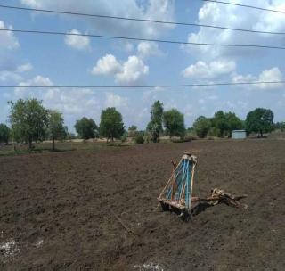 Death of young farmers by electric shock | विजेचा धक्क्याने तरूण शेतक-याचा मृत्यू