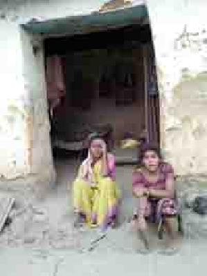 Mute, deafness, who can make plain? | मुके, बहिरेपणाला साद घालावी कुणी?