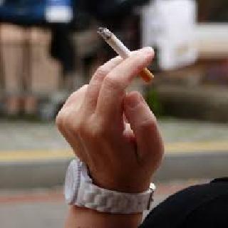 Want to smoke? 'Leave' Nothing, just eat these things. | धुम्रपान सोडायचंय? ‘सोडू’ काही नका, फक्त या गोष्टी खा..