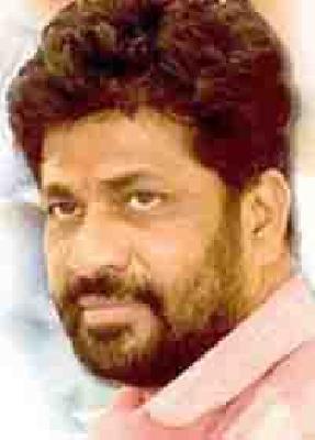 Give increased crop yield to orange growers | संत्रा उत्पादकांना वाढीव पीककर्ज द्या