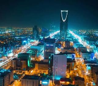 Saudi family tax, Indians return home | सौदीत कुटुंब कर, भारतीय परतणार मायदेशी