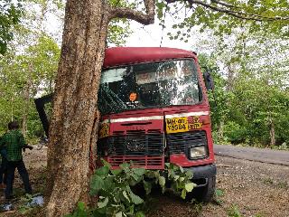 Bus Accident near Bhabantanda | लभानतांडाजवळ बसचा अपघात Bus Accident near Bhabantanda | लभानतांडाजवळ बसचा अपघात