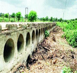 The seven pools of Buldhana district are dangerous | बुलडाणा जिल्ह्यातील सात पूल धोकादायक The seven pools of Buldhana district are dangerous | बुलडाणा जिल्ह्यातील सात पूल धोकादायक