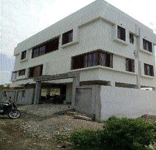 Looted a couple in Jalgaon threatening rape | बलात्काराची धमकी देत जळगावात दाम्पत्याला लुटले Looted a couple in Jalgaon threatening rape | बलात्काराची धमकी देत जळगावात दाम्पत्याला लुटले