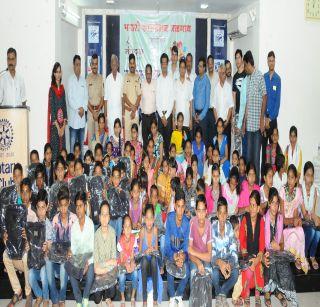 Help: To help others in life | मदत घेणा:यांनी आयुष्यात इतरांना मदत करावी Help: To help others in life | मदत घेणा:यांनी आयुष्यात इतरांना मदत करावी