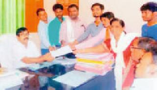 Dr. Put CCTV cameras in Ambedkar statue area | डॉ. आंबेडकर पुतळा परिसरात सीसीटीव्ही कॅमेरे लावा Dr. Put CCTV cameras in Ambedkar statue area | डॉ. आंबेडकर पुतळा परिसरात सीसीटीव्ही कॅमेरे लावा