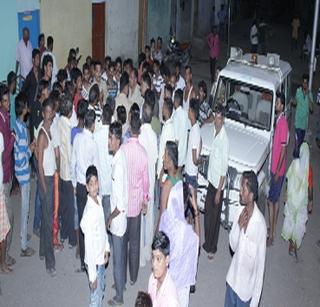 Two brothers have been injured in the firing | बेछूट गोळीबारात दोघे भावंडे जखमी Two brothers have been injured in the firing | बेछूट गोळीबारात दोघे भावंडे जखमी