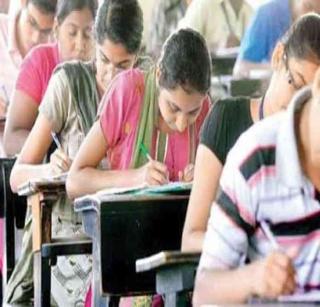 HSC students leave for holidays | बारावीच्या विद्यार्थ्यांना सुट्ट्यांमुळे भुर्दंड HSC students leave for holidays | बारावीच्या विद्यार्थ्यांना सुट्ट्यांमुळे भुर्दंड