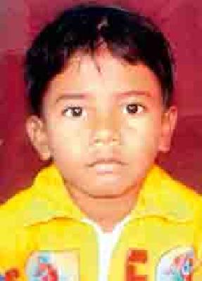 Sleepy snake bite | झोपेत माय-लेकाला सर्पदंश