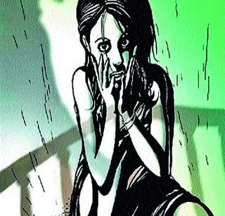 Emotions are risking women | आप्तस्वकियांकडूनच महिलांना धोका Emotions are risking women | आप्तस्वकियांकडूनच महिलांना धोका