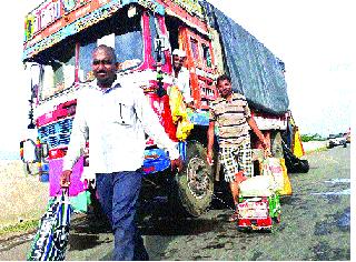 Go Pandharasi ... Amchu Ram Ram should be taken | जाता पंढरीसी... अमुचा राम राम घ्यावा Go Pandharasi ... Amchu Ram Ram should be taken | जाता पंढरीसी... अमुचा राम राम घ्यावा