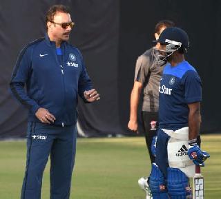 After Sachin's intervention, Shastri is ready to apply for coaching | सचिनच्या मध्यस्थीनंतर शास्त्री कोचपदासाठी अर्ज करण्यास तयार After Sachin's intervention, Shastri is ready to apply for coaching | सचिनच्या मध्यस्थीनंतर शास्त्री कोचपदासाठी अर्ज करण्यास तयार