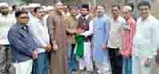 Ramadan Id in excitement at Digras | दिग्रस येथे रमजान ईद उत्साहात Ramadan Id in excitement at Digras | दिग्रस येथे रमजान ईद उत्साहात