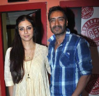 Ajay Devgan is responsible for being single, Tabu | मी अविवाहित असण्याला अजय देवगण जबाबदार- तब्बू Ajay Devgan is responsible for being single, Tabu | मी अविवाहित असण्याला अजय देवगण जबाबदार- तब्बू